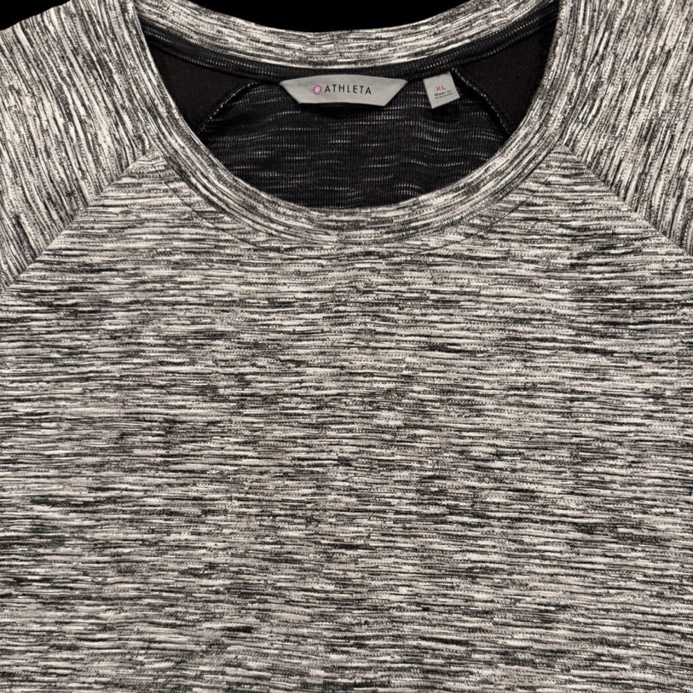 Athleta Gray Heathered Long Sleeve Tee